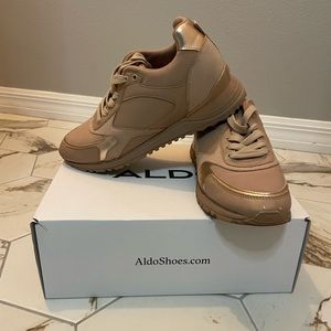 ALDO Praylian sneakers in Bone Pink/Rose Gold Size 9